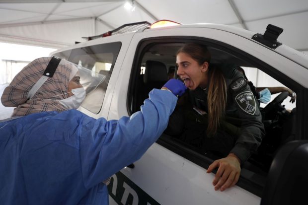 Veste bună din Israel: primele semne arată că vaccinurile ne protejează de varianta Omicron