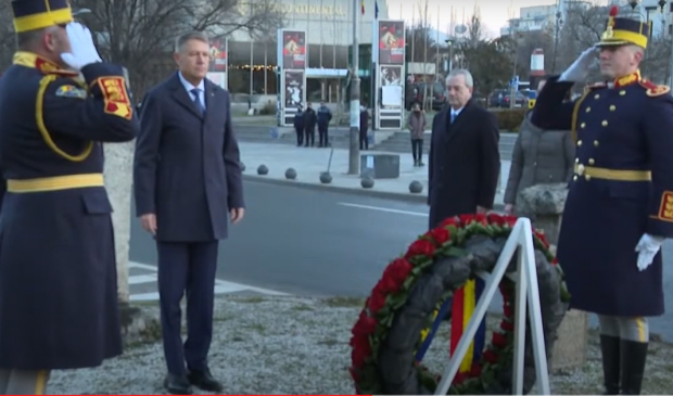 Preşedintele Iohannis a depus o coroană în memoria victimelor Revoluţiei din 1989