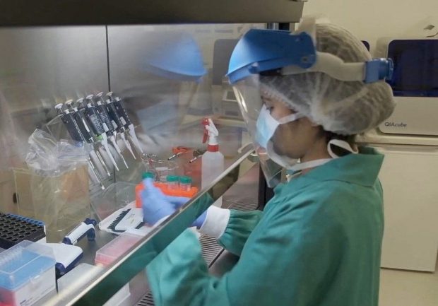 Vânătorii de variante: povestea efortului complex al Africii de Sud pentru depistarea și blocarea noilor tulpini de COVID