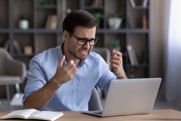 Laptopul merge greu? 8 metode simple prin care îi poți îmbunătăți viteza