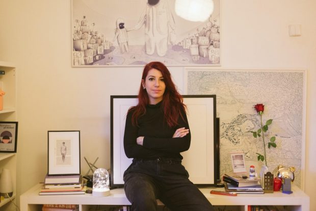 Iubirea care rămâne când îți pierzi un părinte. Interviu cu scriitoarea Laura Ionescu, despre prima ei carte: „O conversație pe care mi-aș fi dorit s-o am cu mama“