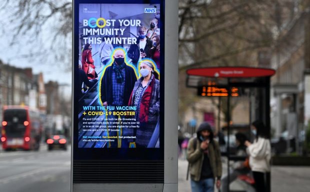 Expert britanic: Omicron este „probabil, cea mai mare amenințare la adresa sănătății publice, de când a început pandemia”