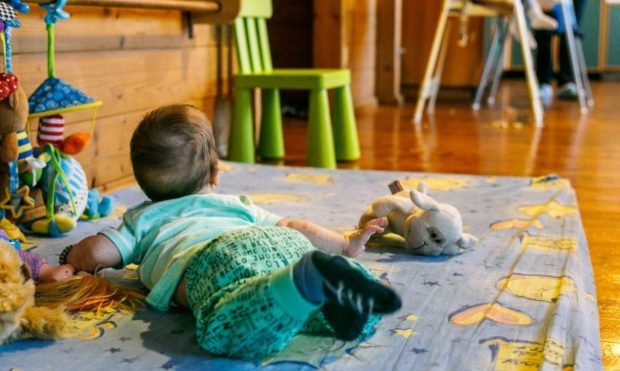 Numărul adopțiilor a crescut cu aproape 50% în acest an. Șefa Autorității pentru Adopții: „70-80% dintre familii vor copii sub 7 ani. Aici e problema!”