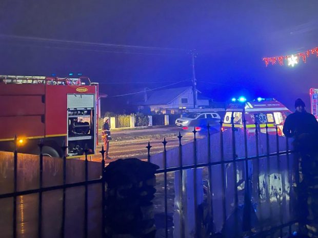 Explozie într-un magazin alimentar din județul Prahova. Patru persoane au fost rănite în urma deflagrației