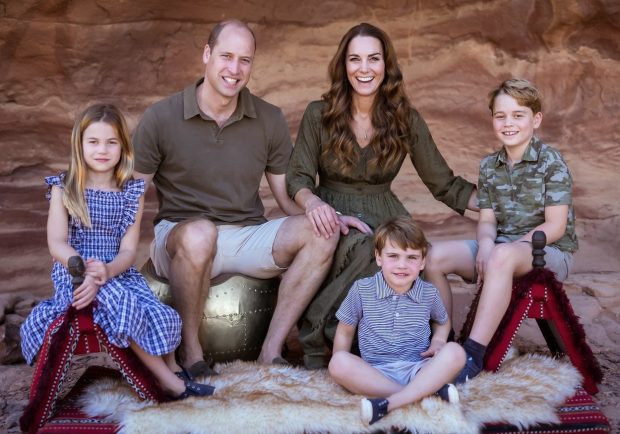 Kate Middleton și prințul William au publicat fotografia de familie de pe felicitarea de Crăciun