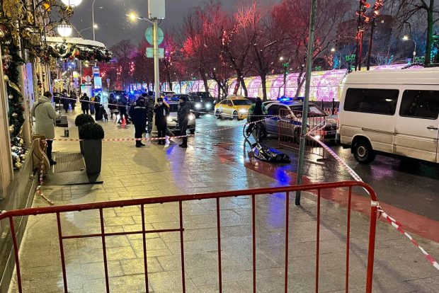 Redactorul-șef al publicației „Sputnik şi Pogrom” a murit la Moscova, după ce a căzut de la etajul 5. Explicațiile poliției