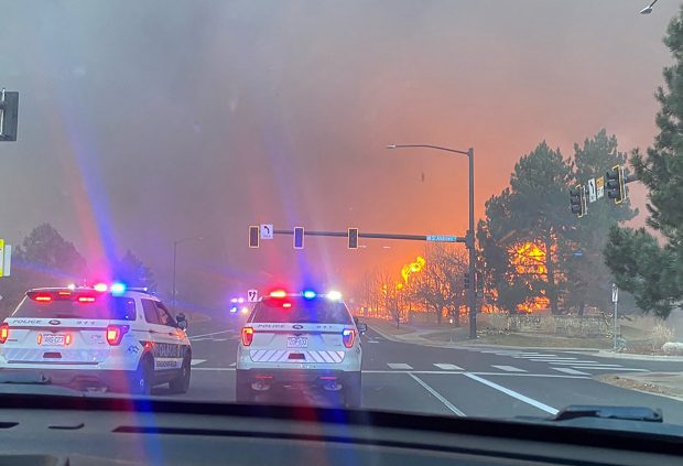 Incendii de proporții în Colorado. Zeci de mii de oameni, evacuați din calea flăcărilor