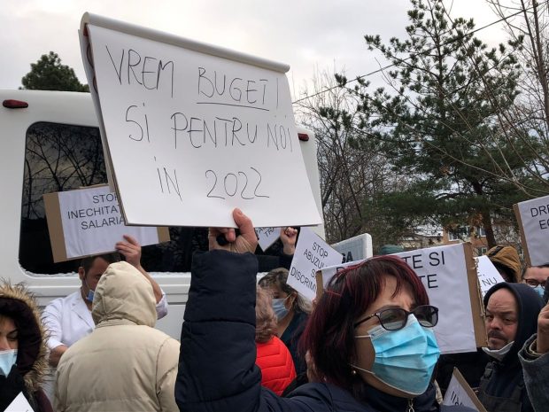 Angajaţii din Sănătate anunță mitinguri la Guvern, Parlament și Președinție. Care sunt principalele revendicări
