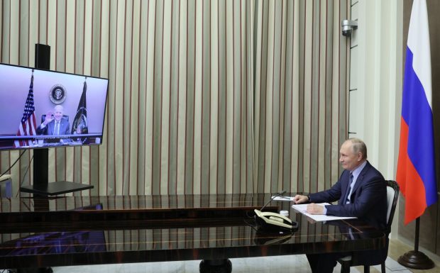Start al discuțiilor Biden-Putin. Diplomație sau sancțiuni dure: oferta liderului SUA, în plină mobilizare militară rusă la granița ucraineană