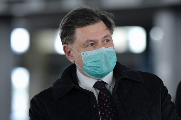 Contre între Rafila și Cîțu pe tema certificatului COVID. „Atâta încrâncenare din partea unei persoane care chiar nu a făcut nimic”