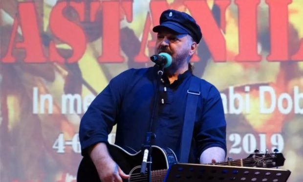 Trupul neînsuflețit al lui Victor Socaciu a fost depus la Sala Palatului. Fiica artistului: „Cei care vor să-i aducă un ultim omagiu sunt așteptați”