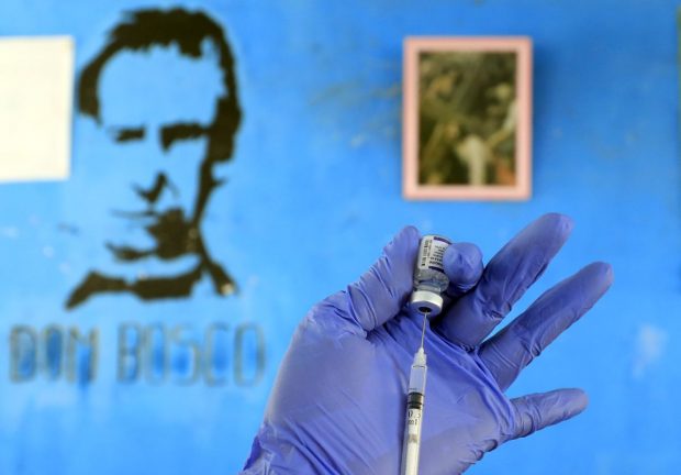 12 oportunități în 2022: un vaccin anti-COVID universal sau detensionarea conflictelor cu China și Rusia?