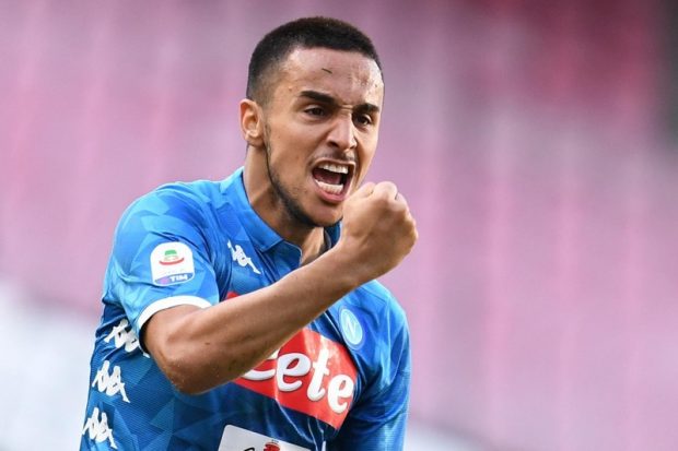 Fotbalistul Adam Ounas a fost imobilizat în fața casei de doi hoți, care l-au forțat să le dea banii şi bijuteriile