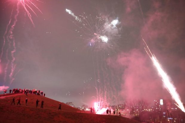 Fără artificii! Mai multe orașe au anulat petrecerile de Revelion din cauza Omicron. „Știu cât de dezamăgitor e acest lucru”