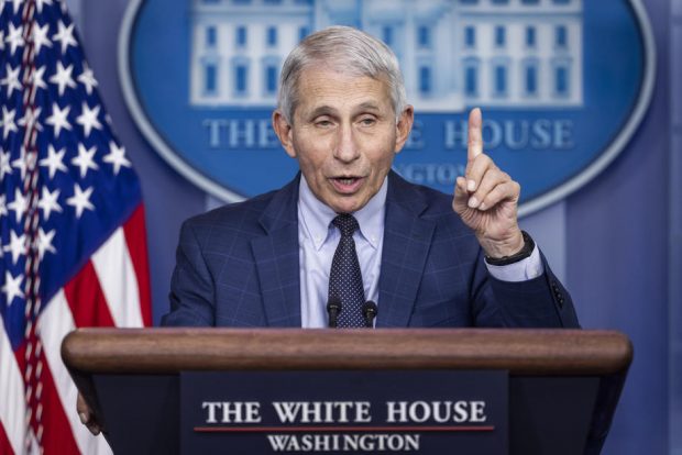 Anthony Fauci solicită concedierea imediată a unui moderator de la Fox News, după ce acesta i-a instruit pe studenți cum să-i dea „lovitura fatală”