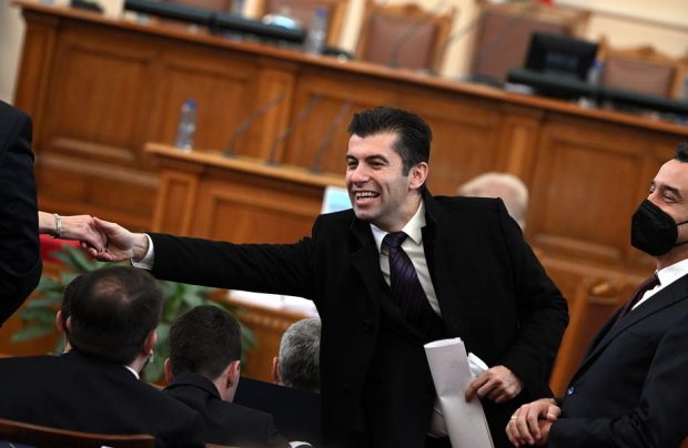 Kiril Petkov, votat de Parlament premierul Bulgariei