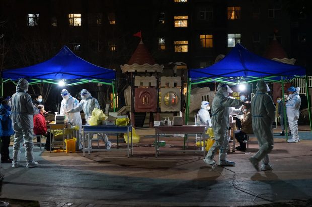 Mai mulți oficiali chinezi, sancționați după apariția unui focar de COVID care a dus la carantinarea a 13 milioane de oameni