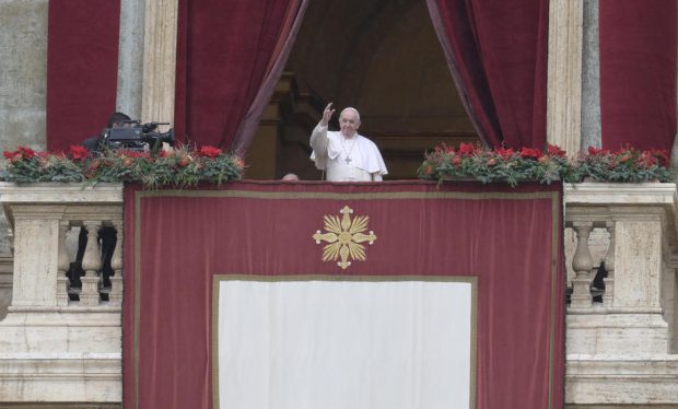 Mesajul de Crăciun al Papei Francisc: Riscăm să devenim surzi la strigătele de durere şi suferinţă ale atât de multor oameni