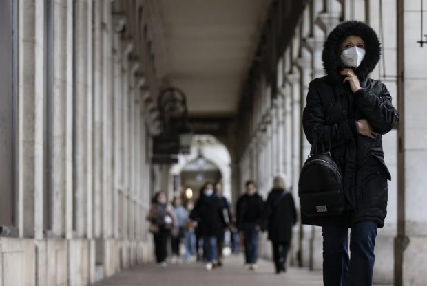 Franța a înregistrat cel mai ridicat bilanț de cazuri zilnice Covid din Europa, de la începutul pandemiei