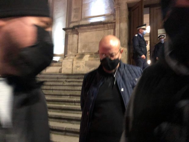 Gărzile de corp ale lui Piedone i-au dat peste aparat fotografului Libertatea. Iată singura fotografie