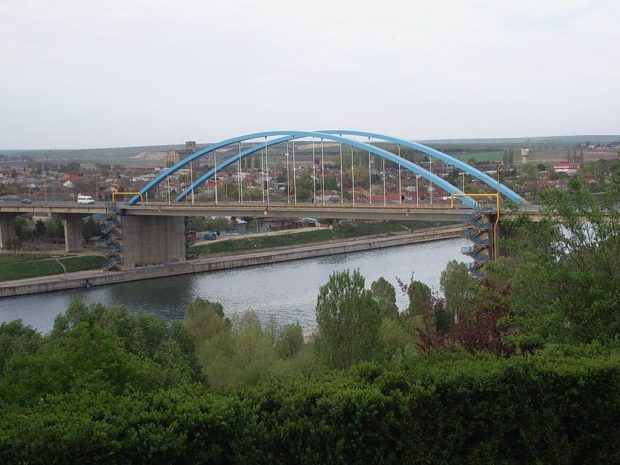 Un bărbat s-a sinucis, aruncându-se de pe podul de la Medgidia, după ce ar fi pierdut bani la jocuri de noroc