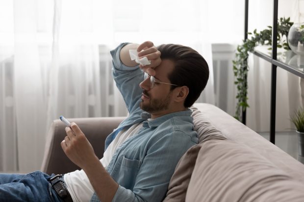 STUDIU. Patru factori care pot indica dacă o persoană va suferi de „long COVID”