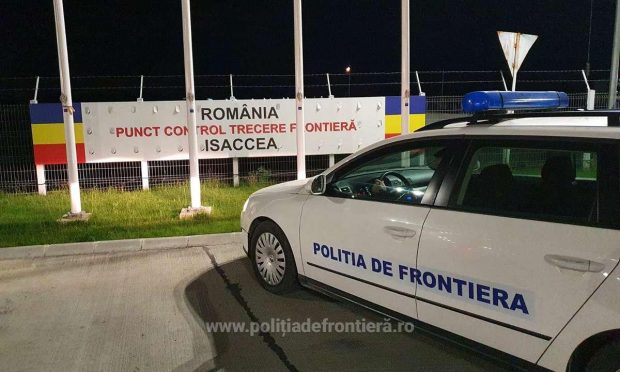 Patru persoane care au încercat să intre în România cu teste false, descoperite de polițiștii de frontieră din Tulcea