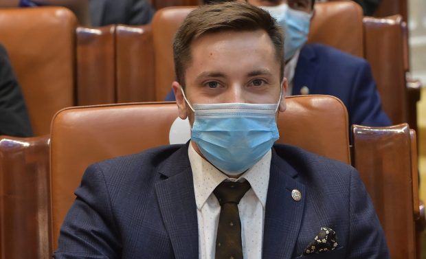 Scandal pe bani în USR Iași. Liderii partidului se suspendă între ei pe grupurile interne de Facebook