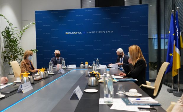 Agenția Europol trebuie să șteargă datele personale dacă în șase luni nu demonstrează legătura cu o infracțiune
