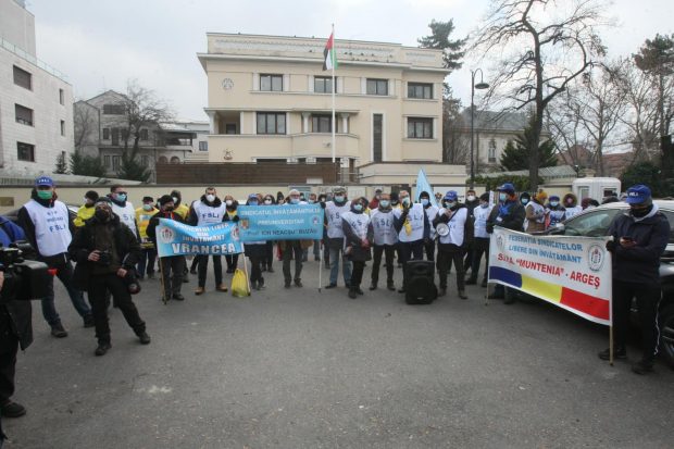 Grevă de avertisment, miercuri, în școlile în care sunt membri de sindicat. Două ore nu se fac cursuri