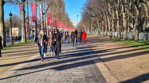 REPORTAJ | Cum am trăit Revelionul la Paris, capitala europeană cea mai lovită de noul val COVID
