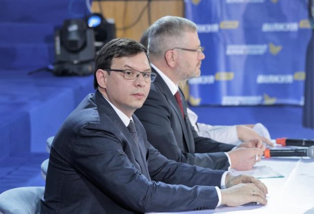 „Iubește țara cum iubesc câinii un baston”. Evgheni Muraev, politicianul indicat ca nou lider al Ucrainei în cazul invaziei, taxat pe o pagină de Facebook a Euromaidanului