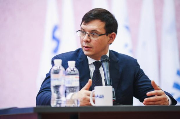 „Vremea politicienilor prooccidentali și proruși a trecut ireversibil”. Cine este Evgheni Muraev, liderul care ar putea prelua puterea în Ucraina în cazul unei invazii
