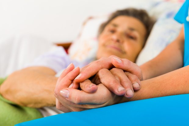Drumul de la cuvinte mari pe hârtie la salvarea de vieți: cei patru pași esențiali pentru ca planul de combatere a cancerului în România să fie eficient