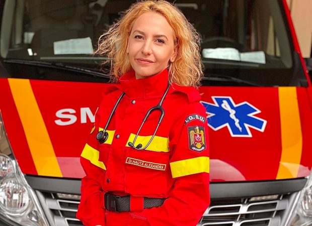 Tânăra din Iași inspirată de mătușa sa, asistenta medicală care a murit la prăbușirea elicopterului SMURD, în urmă cu 16 ani: „Am ales medicina în ziua aia”