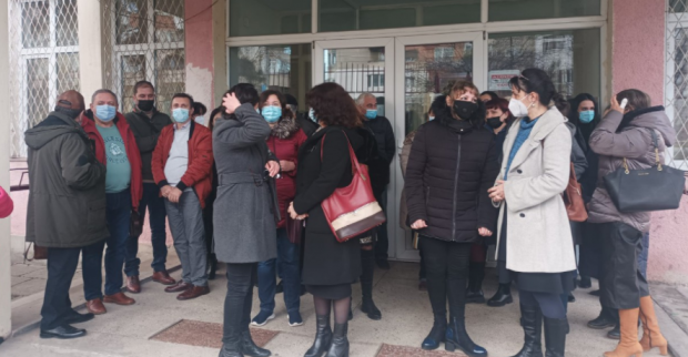 Protest la un liceu din Constanța. Profesorii acuză Inspectoratul că a numit un director care picase concursul pentru post