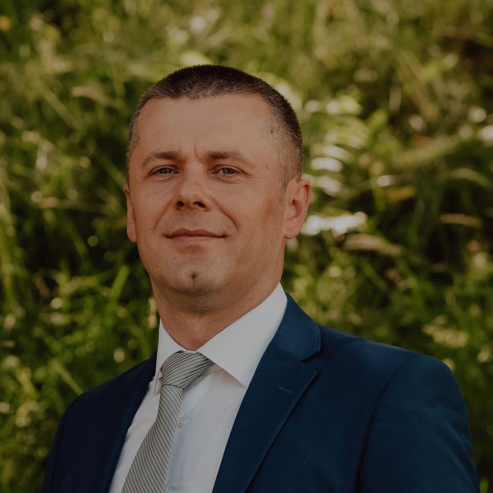 Armata de consilieri a generalului Ciucă. Cine sunt oamenii care îi dau sfaturi premierului