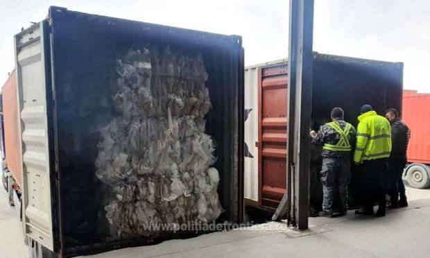 38 de tone de deșeuri de plastic, descoperite în Portul Constanța. Marfa era importată din Marea Britanie și a fost returnată