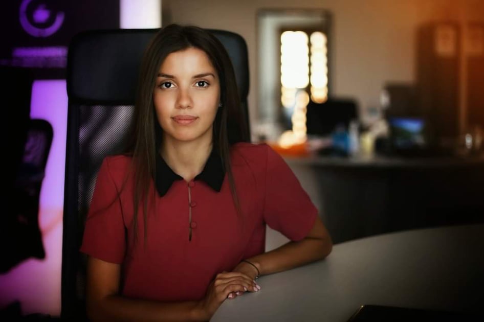„Ea spunea că e resemnată cu moartea, i-am zis ca măcar să se gândească la noi”. Cum și-a convins o tânără din Mizil bunica să se imunizeze