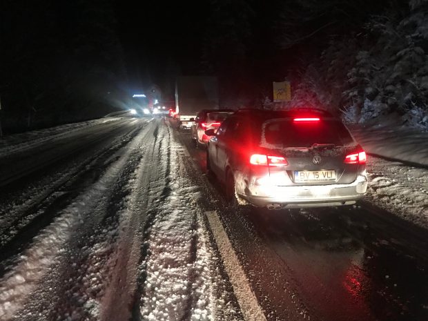 Trafic îngreunat pe Valea Prahovei. 20 de kilometri străbătuți în mai mult de două ore și jumătate