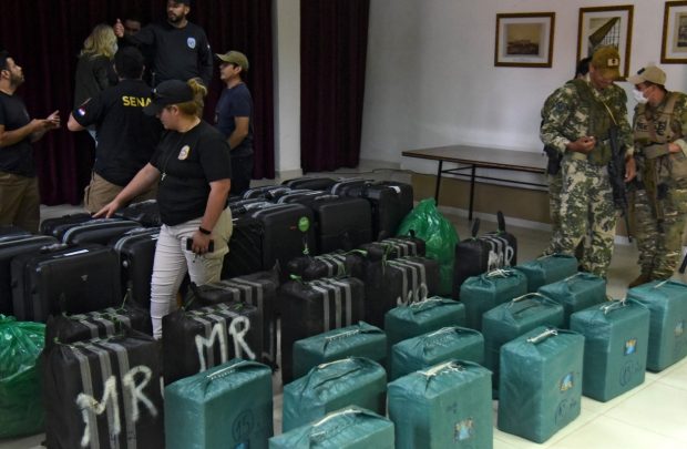 Aproape o tonă de cocaină, confiscată în Paraguay. Fiul unui fost parlamentar a fost arestat
