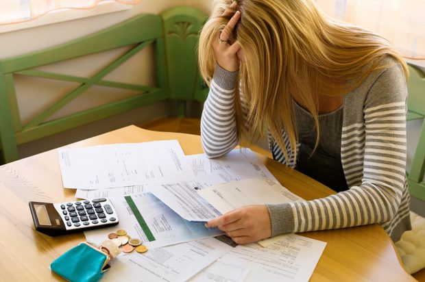 Ce pot face consumatorii care au probleme cu noile facturi la energie și gaze? Sfaturile ANRE
