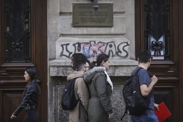 „Chiar și strategiile de luptă împotriva plagiatului sunt plagiate de universități”