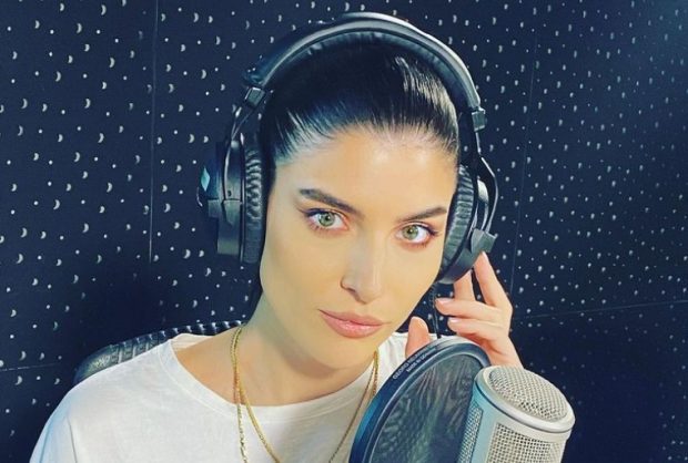 Fiica lui Mădălin Voicu e însărcinată. Prezentatoarea de știri a anunțat și sexul bebelușului: „A fost puțin mai greu în primele patru luni”
