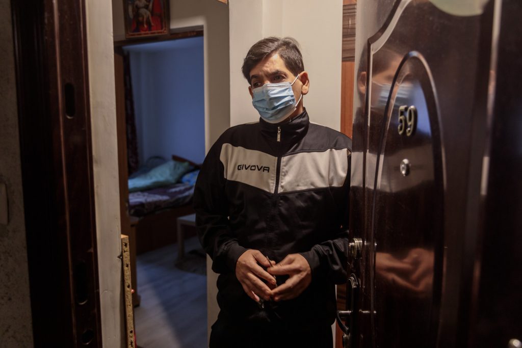 Viața unui bărbat care se pregătește să devină nevăzător. „Doamne, dă-mi voie să-mi câştig pâinea!“