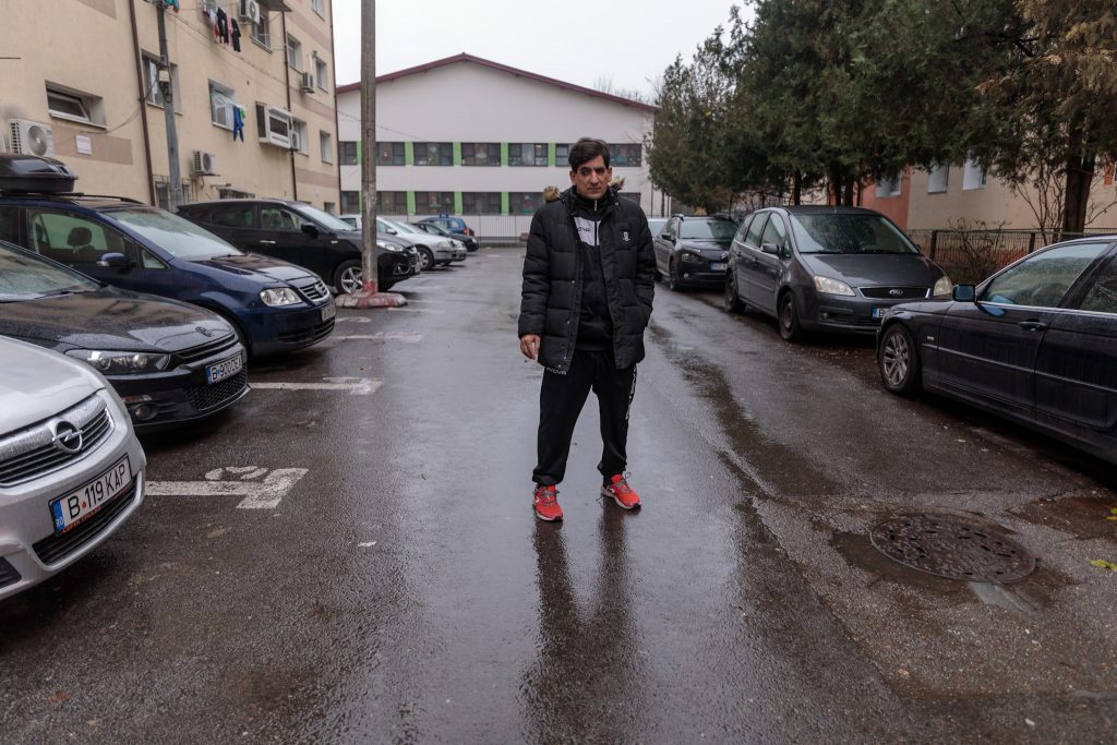 Viața unui bărbat care se pregătește să devină nevăzător. „Doamne, dă-mi voie să-mi câştig pâinea!“