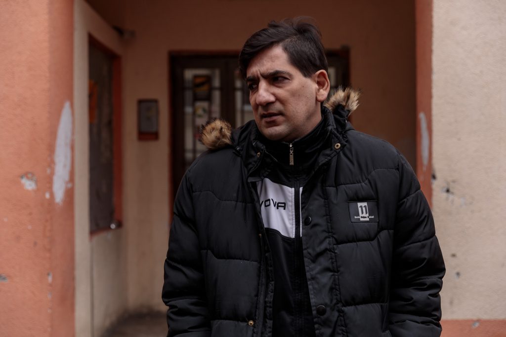 Viața unui bărbat care se pregătește să devină nevăzător. „Doamne, dă-mi voie să-mi câştig pâinea!“