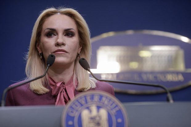 Gabriela Firea, după ce Nicușor Dan s-a întrebat dacă PSD o va sprijini pentru PMB: „Câinele moare de drum lung și prostul de grija altuia”