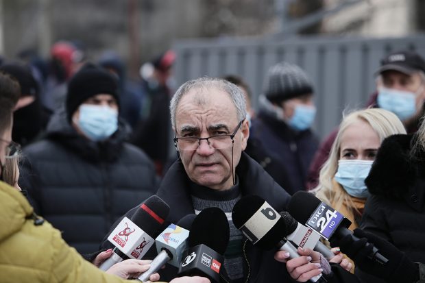 Nicuşor Dan şi Adrian Criţ, dați în judecată de sindicaliștii STB pentru ”declarații mincinoase” după greva din ianuarie