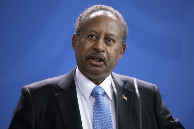 Premierul Sudanului demisionează, în timp ce protestele pro-democrație au fost reprimate violent